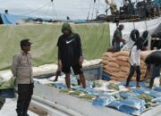 Polsek Kawasan Pelabuhan Laut Bima Laksanakan Cooling System di Areal Dermaga