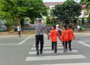 Pastikan Keselamatan Murid Sekolah, Sat Lantas Polres Bima Kota Gatur Lalin Pagi