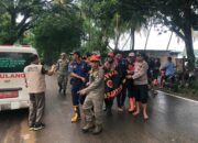 Tim Gabungan Evakuasi Warga Terseret Arus Sungai di Kecamatan Rhee Sumbawa