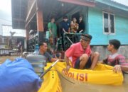 Reaksi Cepat Sat Samapta Polres Sumbawa Barat Evakuasi Warga Terdampak Banjir