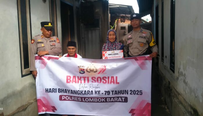 Hari Bhayangkara ke-79, Polsek Kediri Bantu Warga Lansia di Kediri Selatan