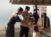 Kemanusiaan dalam Seragam, Polsek Lembar Distribusikan Bantuan Tongkat kepada Warga Disabilitas