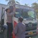 Semarak Kemerdekaan: Sopir Truk di Lembar Terima Bendera Merah Putih dari Polsek