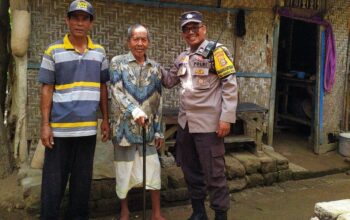 Peduli Mantap Polres Lombok Barat: Bantuan Tongkat Bagi Warga Sakit dan Lansia