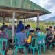 Bhabinkamtibmas Dampingi Petugas Registrasi dan Vaksinasi Hewan Ternak di Desa Binaan
