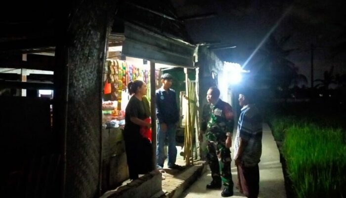 Babinsa Kuranji Dalang Gelar Patroli Malam Jaga Kamtibmas