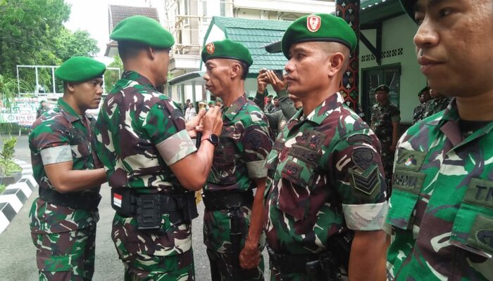 Momentum Kenaikan Pangkat Perkuat Kebersamaan Prajurit Kodim Mataram