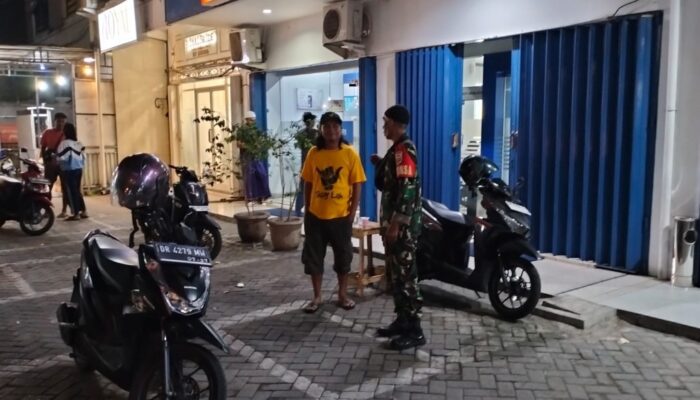 Babinsa Mataram Dorong Kesadaran Keamanan bagi Petugas Parkir