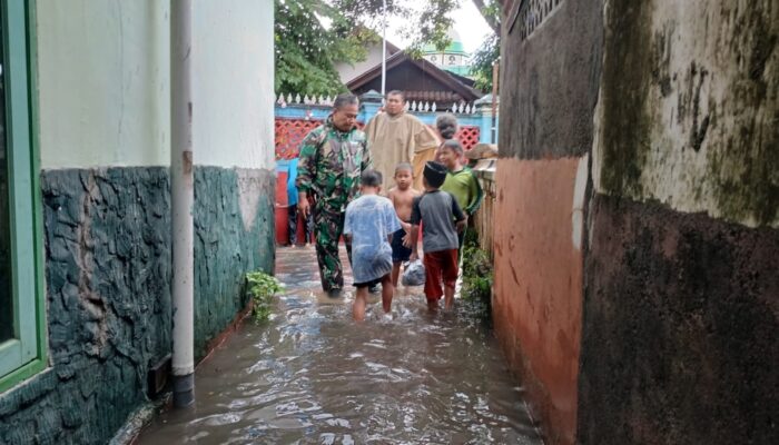Pemukiman Ampenan Tengah Tergenang, Respons Cepat Babinsa Diapresiasi