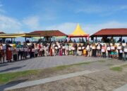 Kodim 1606/Mataram Serahkan Bantuan Sosial untuk 200 Pekerja Kebersihan dan Tukang Parkir